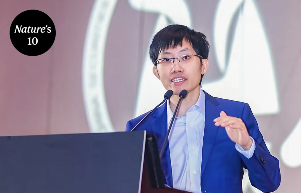 《自然》十大科学人物：DeepSeek梁文锋、潜入深海9000米(mǐ)杜(dù)梦(mèng)然(rán)入(rù)选(xuǎn)